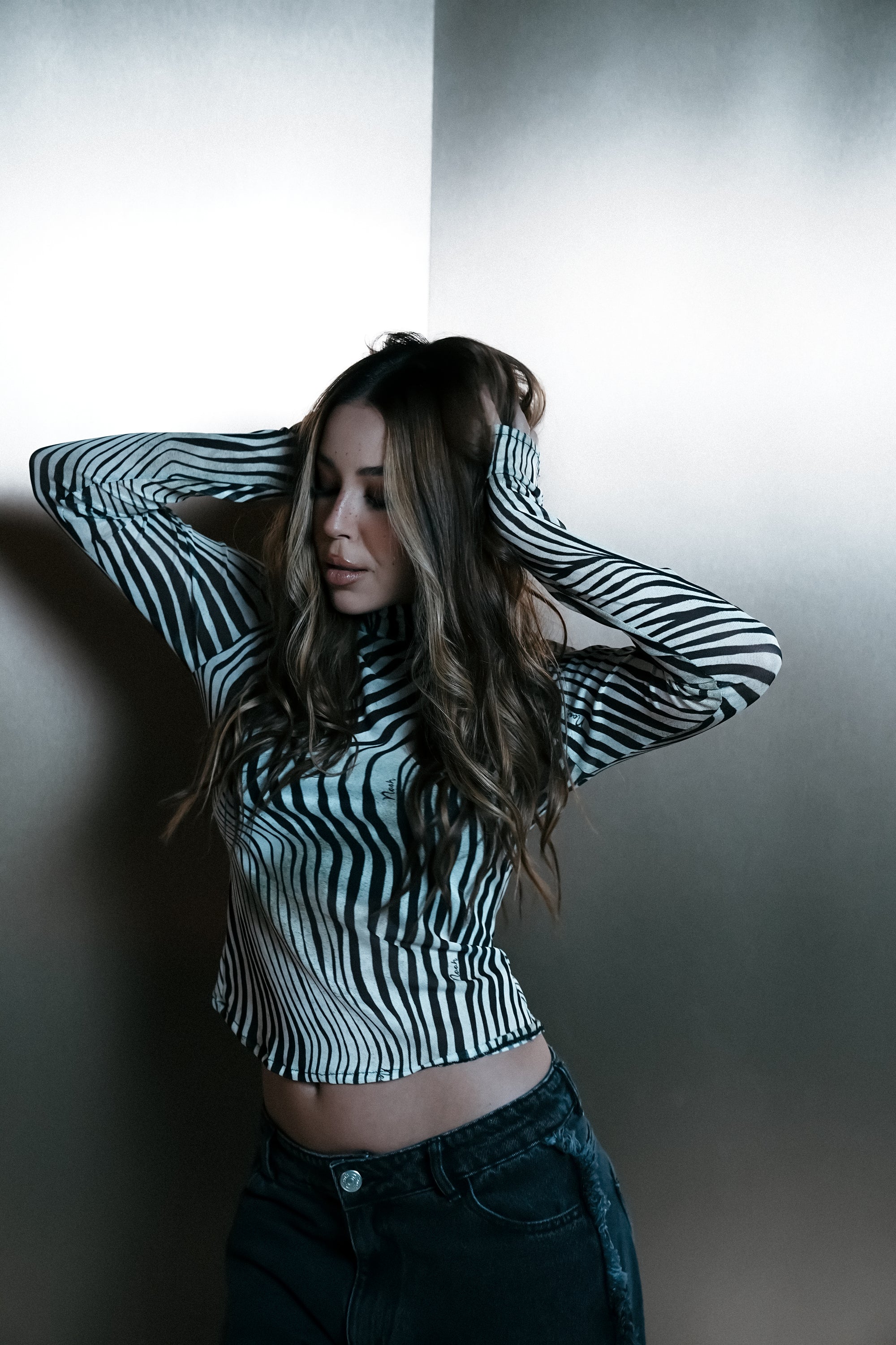 Blusa Tule Gola Alta Zebra