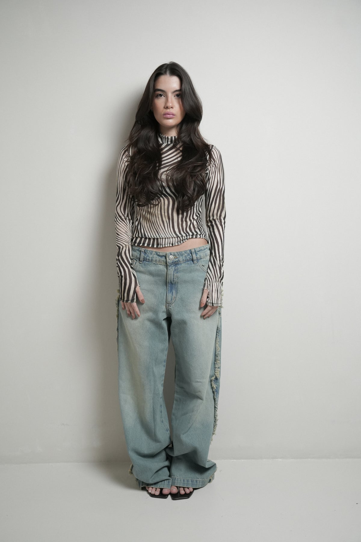 Blusa Tule Gola Alta Zebra