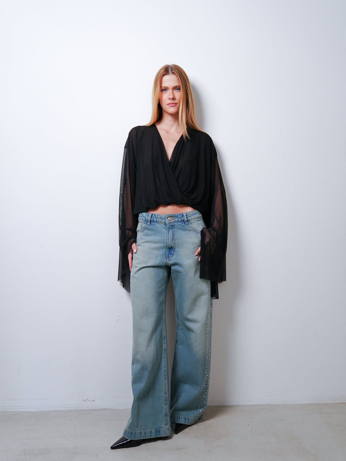 Blusa Tule Decote Manga Longa