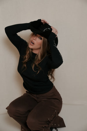 Calça Ilhós Suede