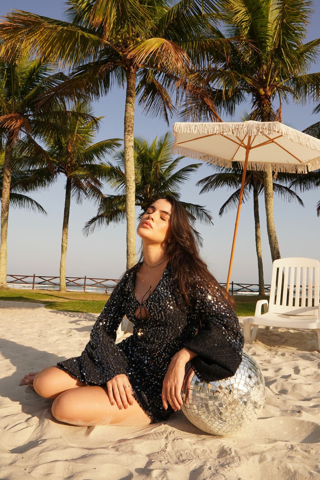 Vestido Bordado Paetê Decote Duplo